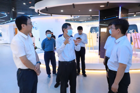 資訊丨河南省政府研究室副主任韓聯偉一行蒞臨設計城參觀調研